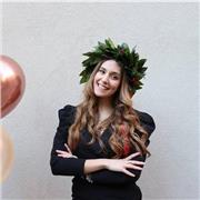 Insegnante di lingue straniere e italiano per stranieri laureata in Mediazione Linguistica Interculturale e Interpretazione offre lezioni private per bambinI/e e ragazzi/e di tutte le età, ma anche persone adulte e principianti assoluti/e, anche a distanz